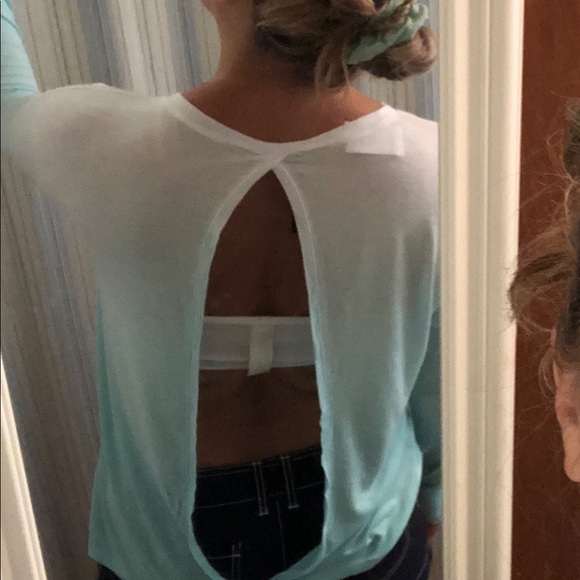 Tops - Ombré shirt with open back